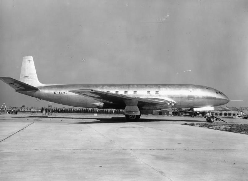 Comet 1 prototype (with square windows) at Hatfield Aerodrome in October 1949.