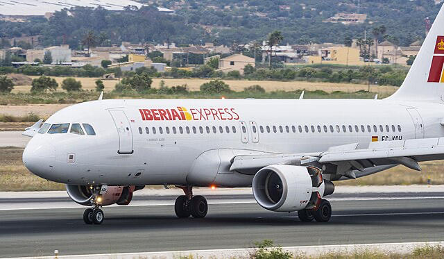 Iberia Express, Airbus A320-214.