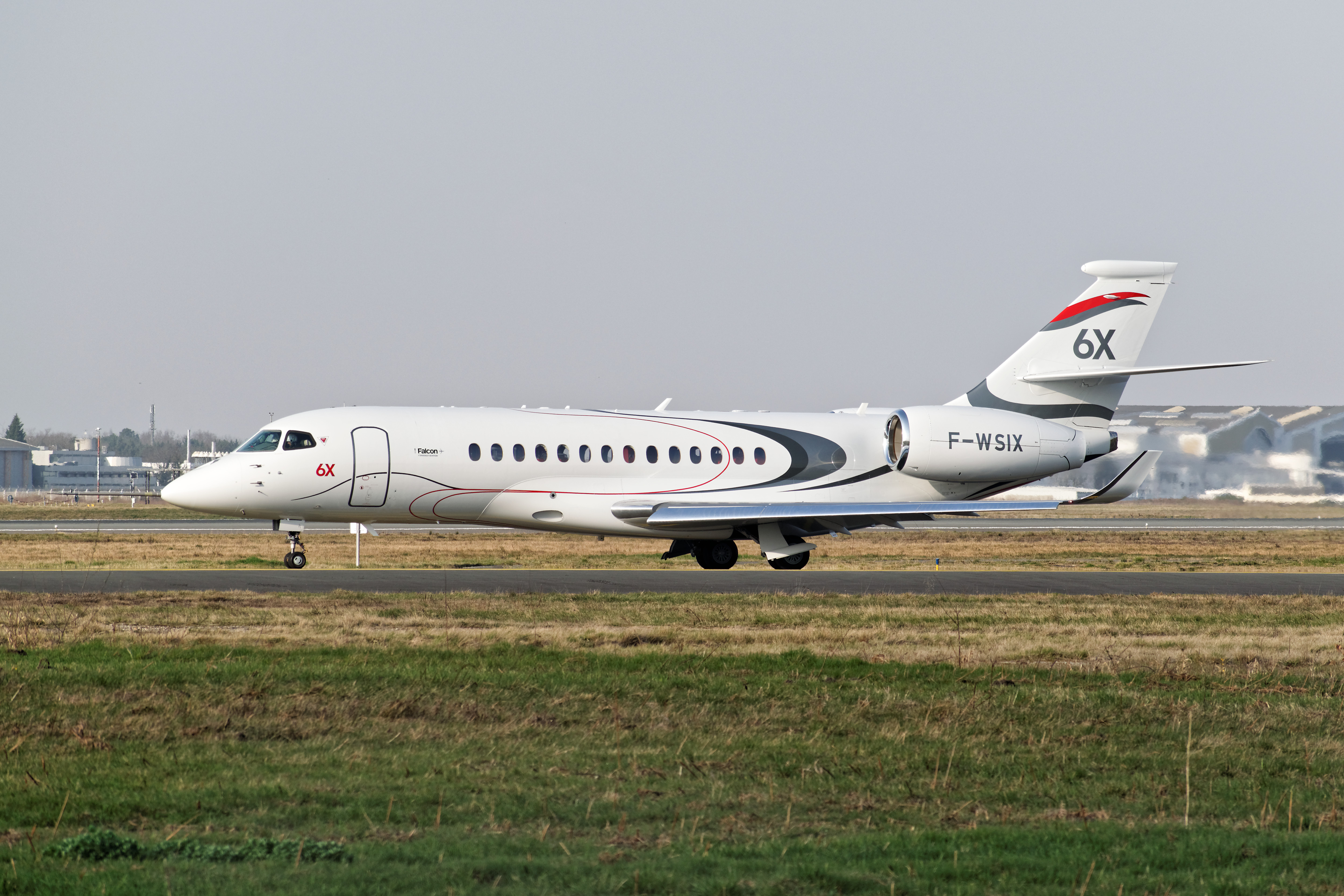 Falcon 6X on test at Bordeaux-Mérignac airport