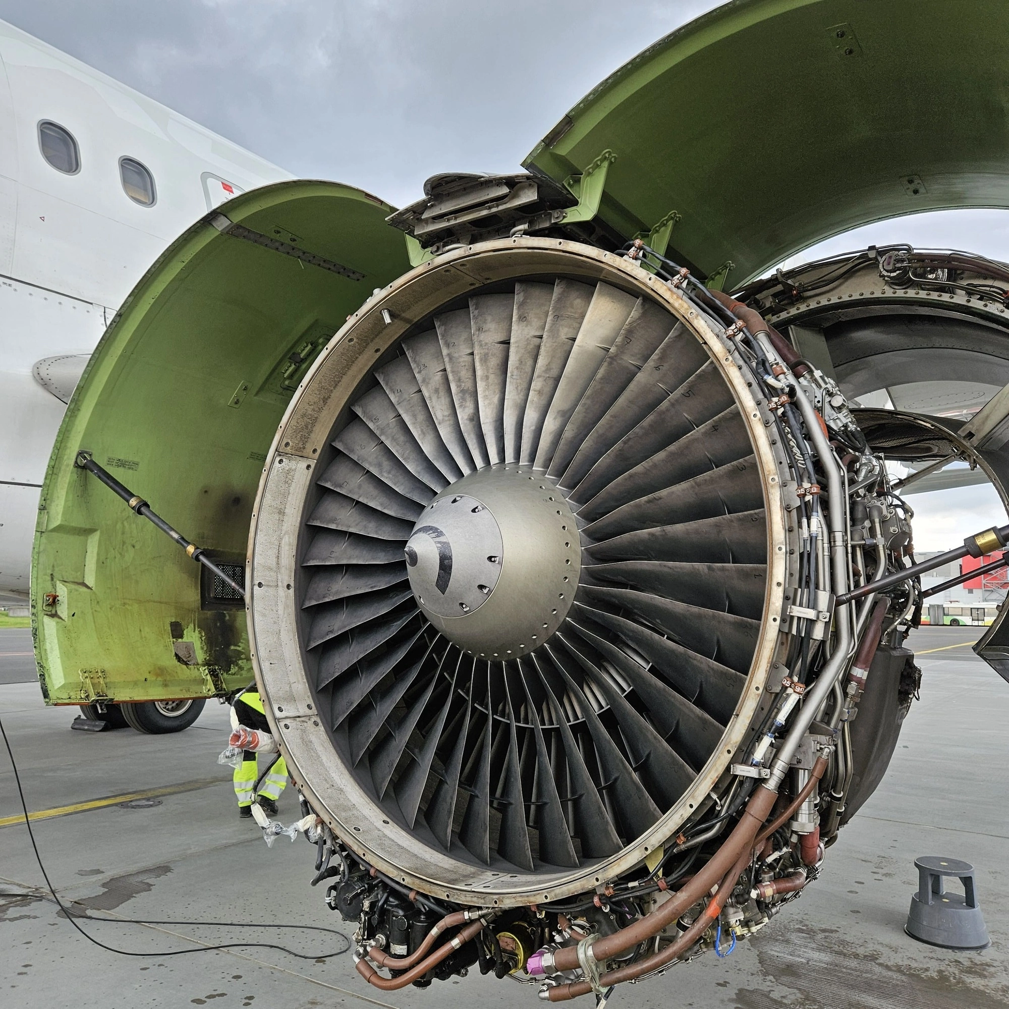 Airbus A320 engine