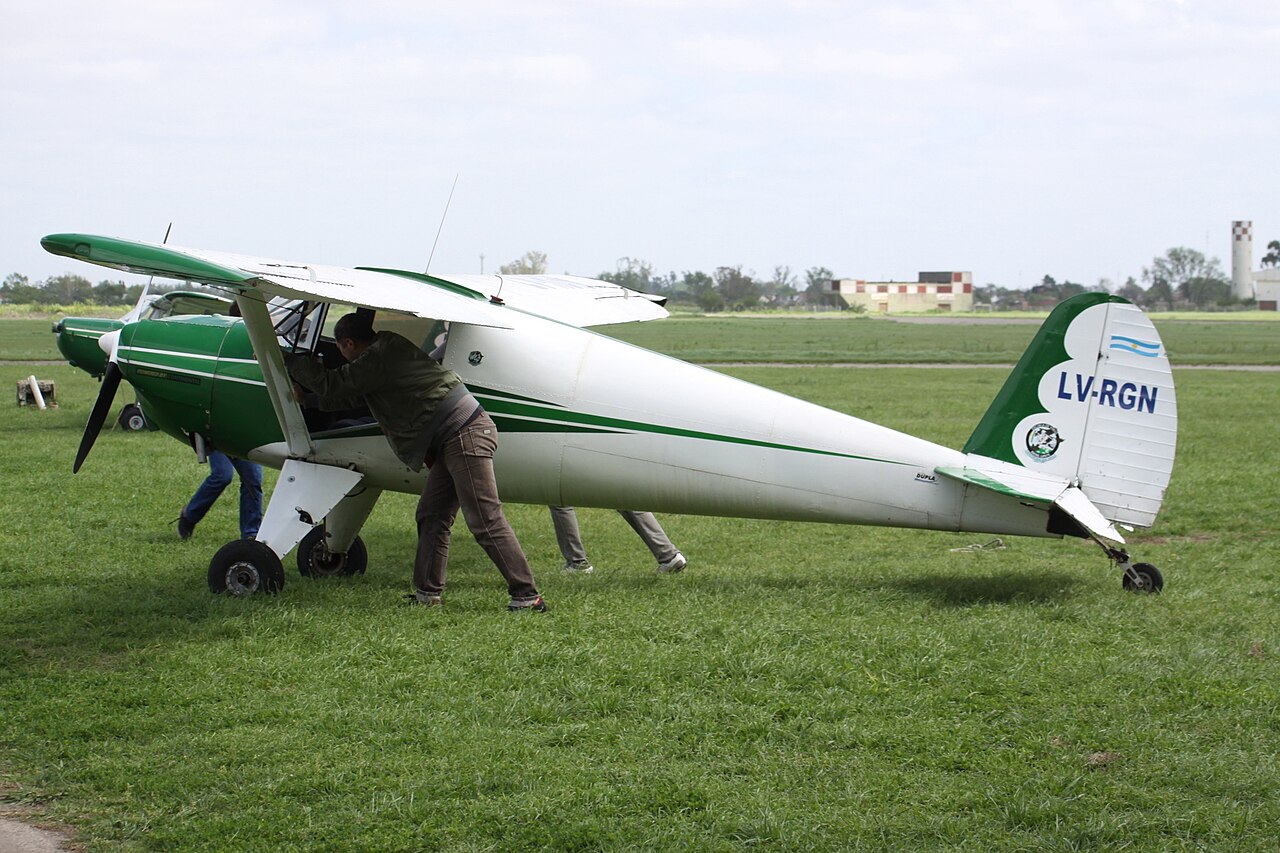 LV-RGN Luscombe 8A.