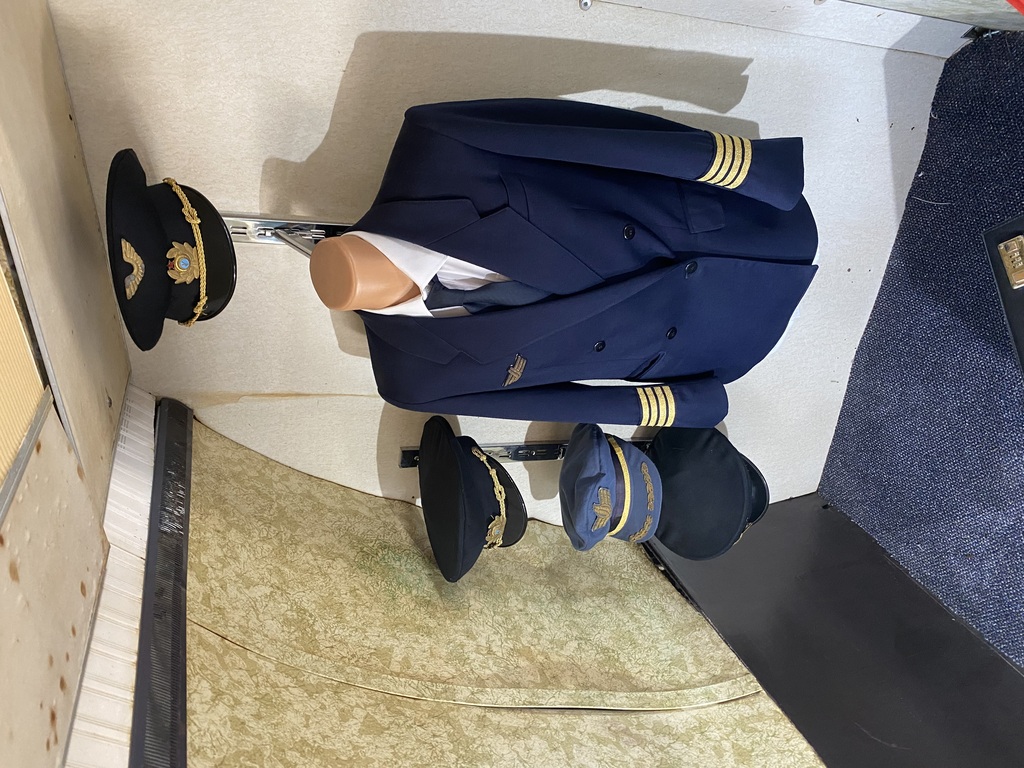 tu-154 captain’s uniform