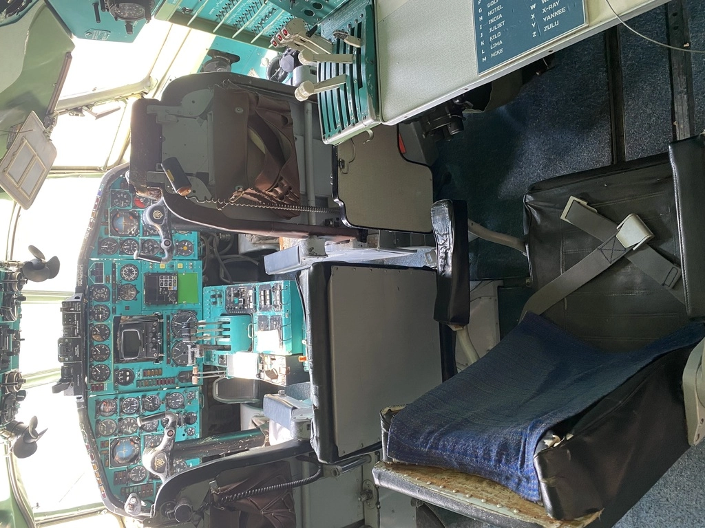 tu-154 cockpit