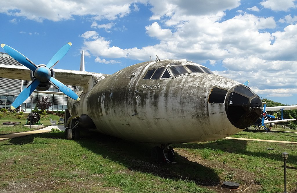 Burgas Antonov An-12