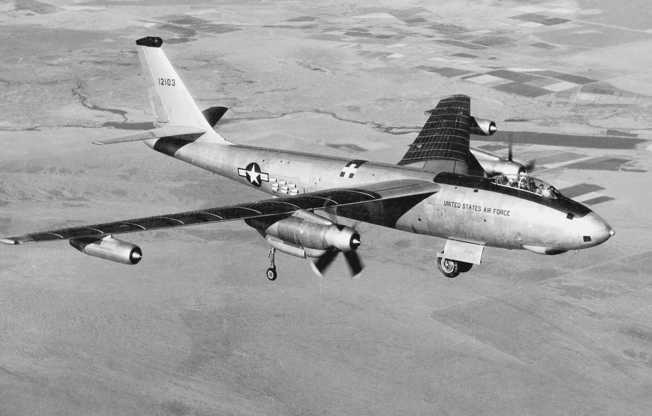 Boeing XB-47D Stratojet testbed for Wright YT49 turboprop engine