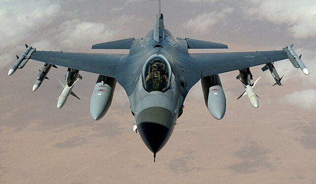 A US Air Force F-16 Fighting Falcon flies a mission in the skies near Iraq on March 22, 2003 during Operation Iraqi freedom.